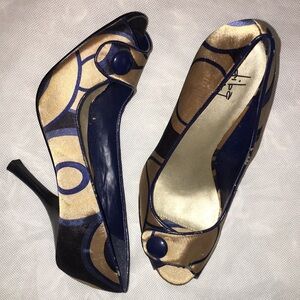 Dibz Girl Shoes | beige and navy heels